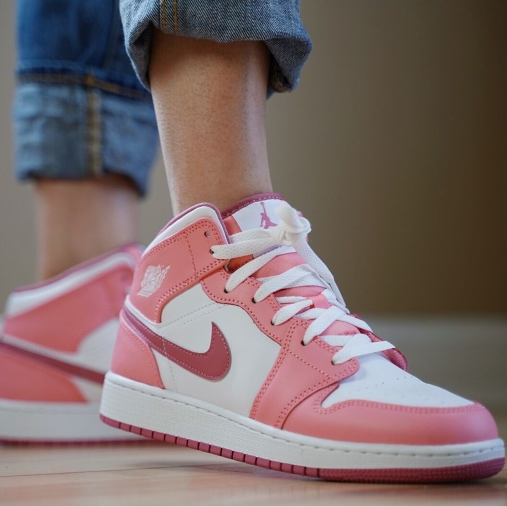 Nike Air Jordan 1 Mid Valentines Day, Sz. 6Y (big girl) (DQ8423-616)